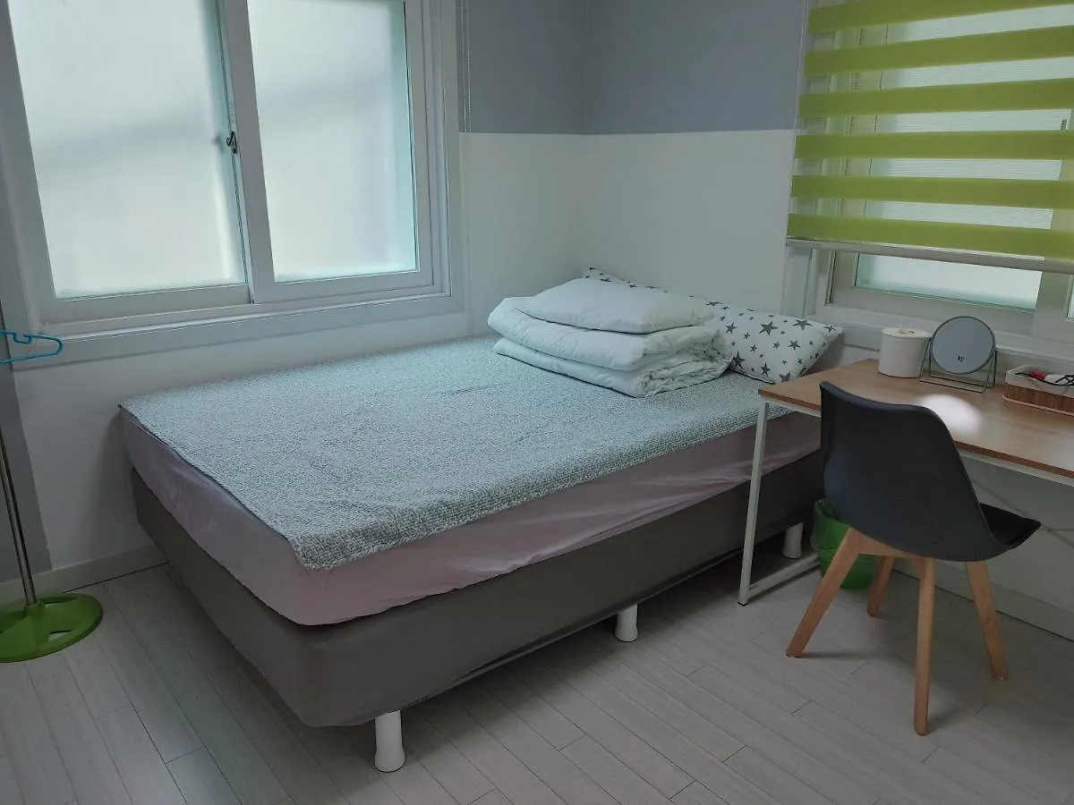 Cobe Guesthouse Dongdaemun Seoul 2*,
